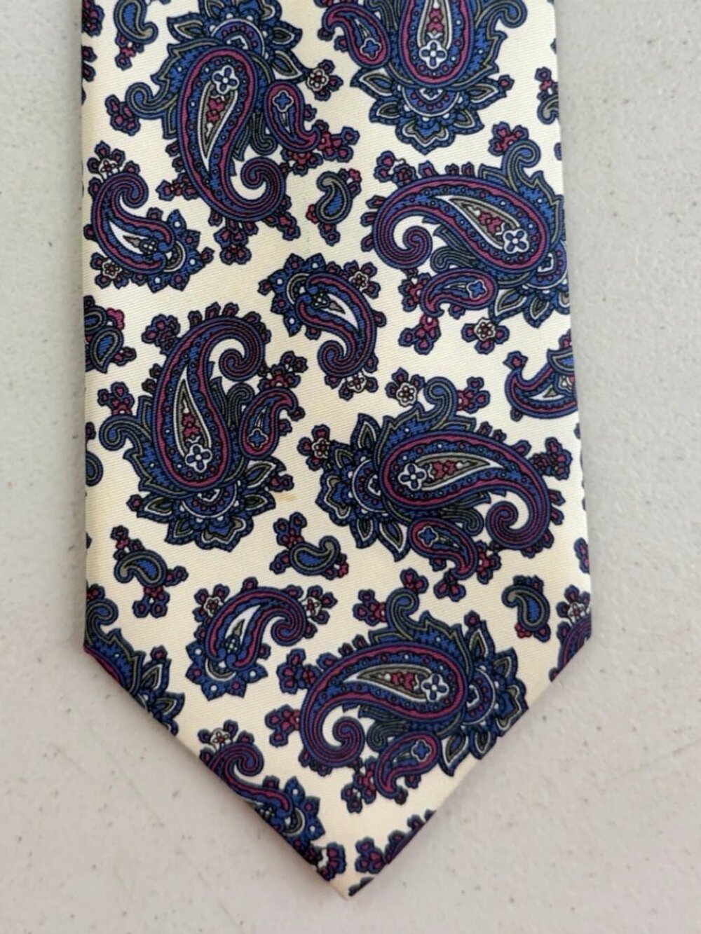 Vintage Paisley Print Silk Tie 80s Necktie Made in Italy Cream/Blue/Pink